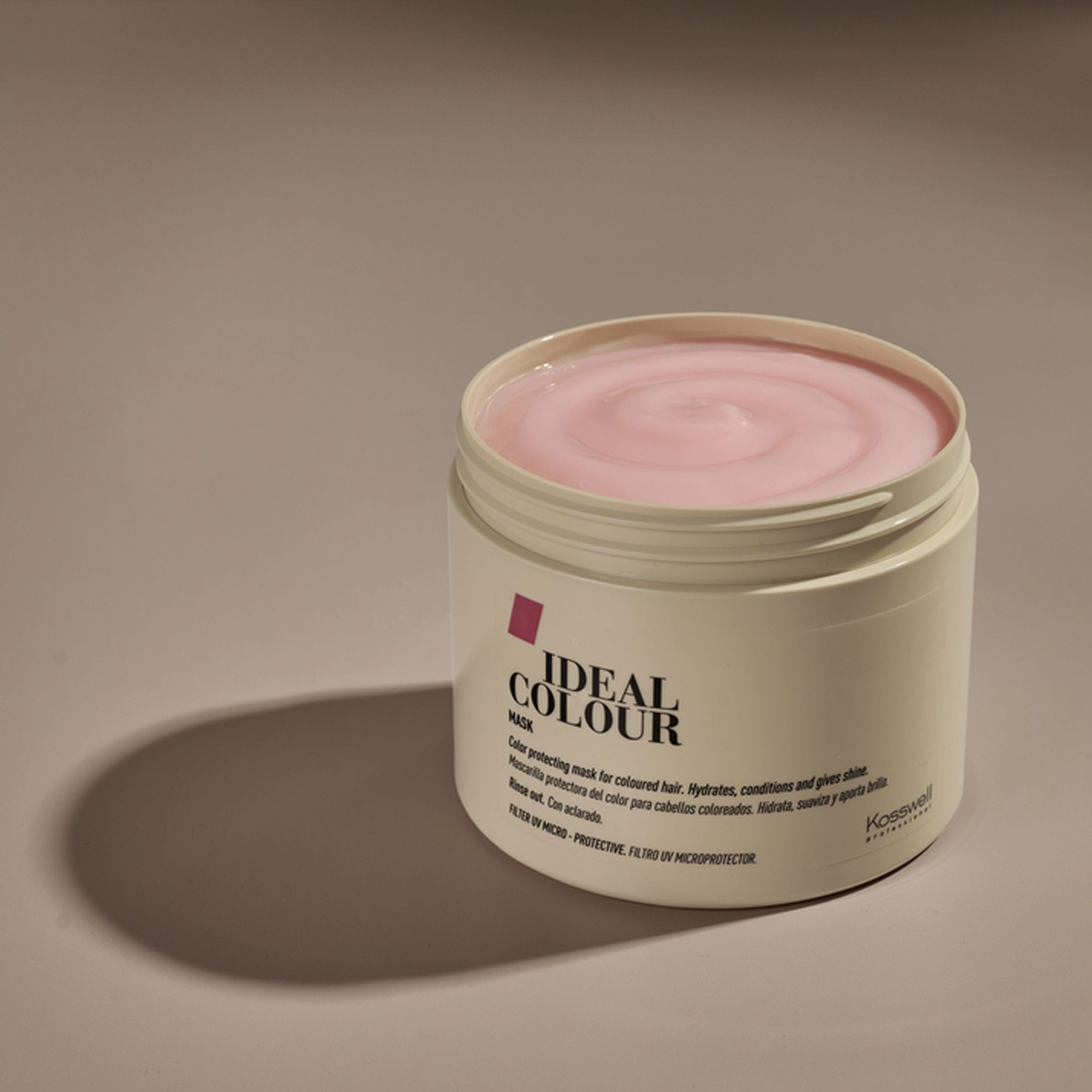 Otwarta maska Kosswell Ideal Color 500 g – różowa konsystencja