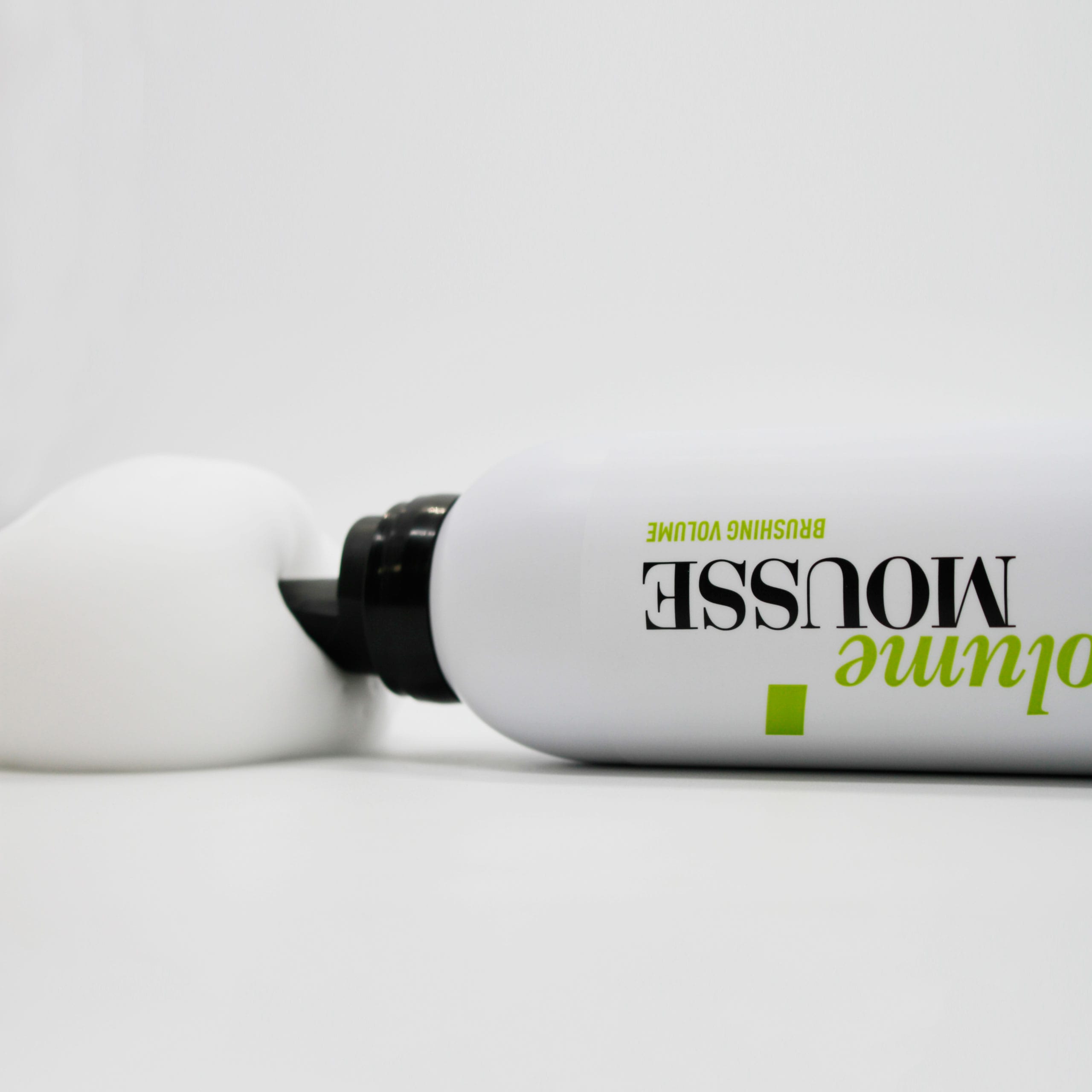 Kosswell Volume Mousse 300 ml, pianka zwiększająca objętość włosów – zdjęcie pełnoszerokie